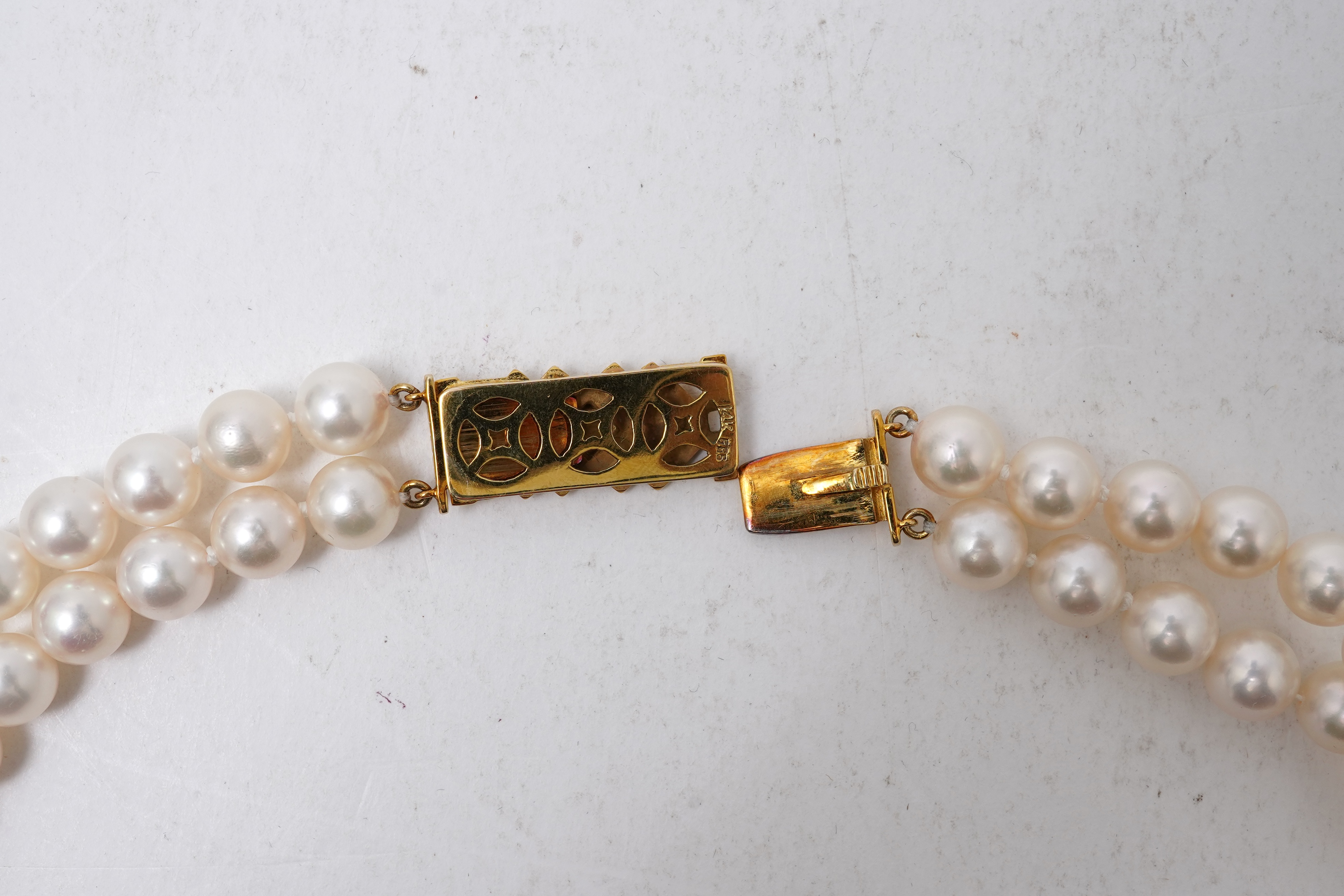 A double strand cultured pearl necklace